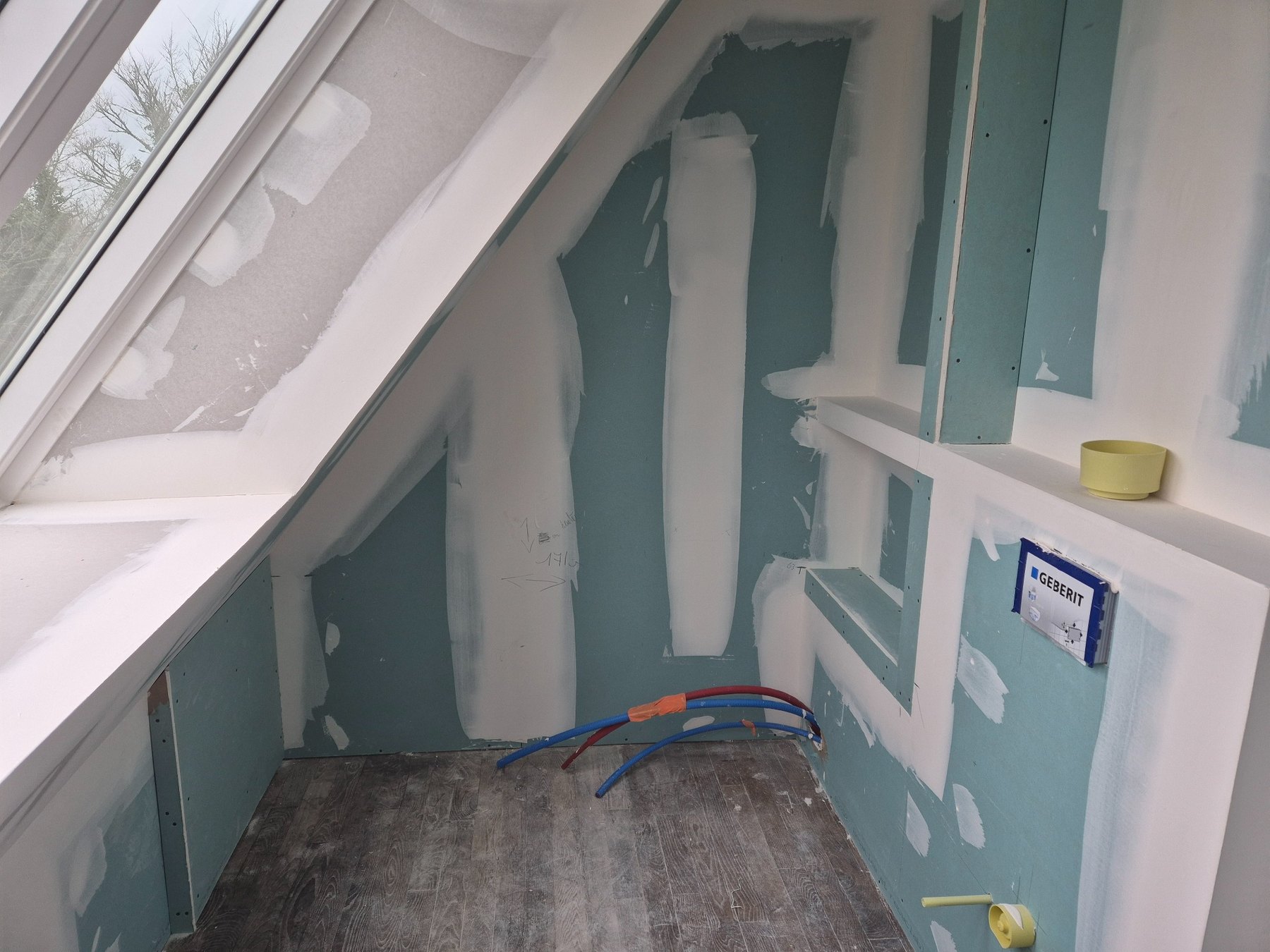 Travaux de plaques de plâtre en pièce d'eau ALKIS AMÉNAGEMENT